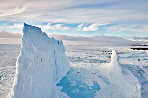 icebergs arctic kingdom