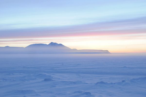 arctic midnight sun_Arctic Kingdom
